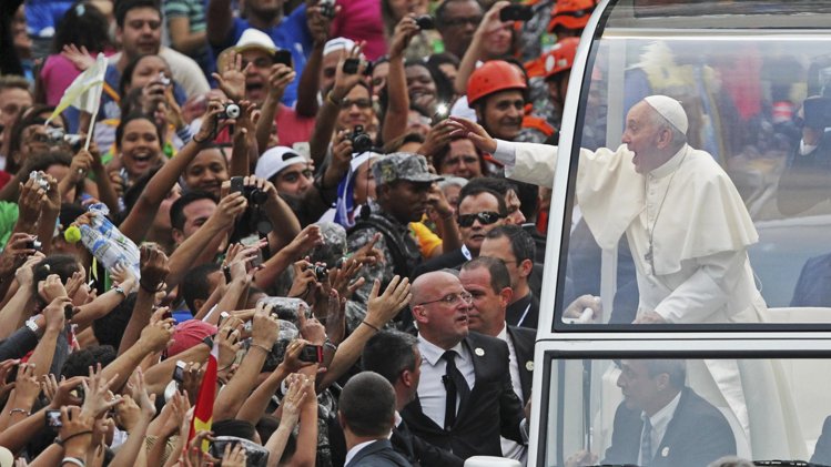 POPE-BRAZIL-1