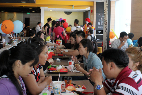 tang-1-cung-dong-khach-khon-1391857021_650x0