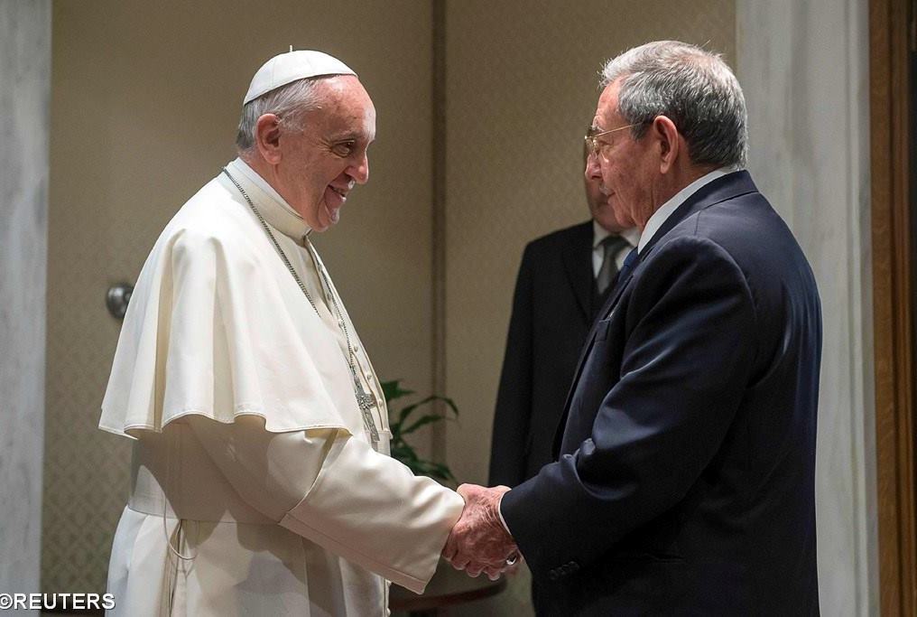PopeFrancis-RaulCastro-4