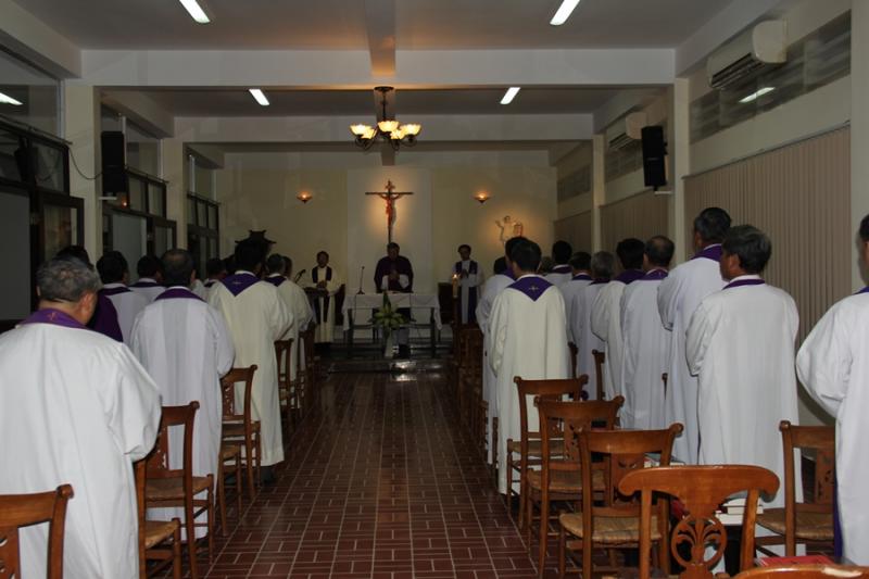 Hoc-tap-tu-sac-Mitis-Iudex-Dominus-Iesus2